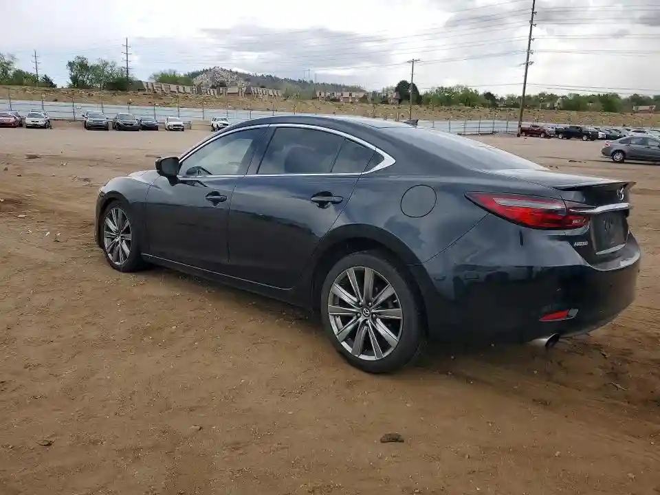 JM1GL1XY2J1323064 2018 MAZDA 6-1