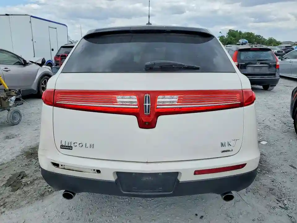 2LMHJ5AT3DBL52886 2013 LINCOLN MKT-5
