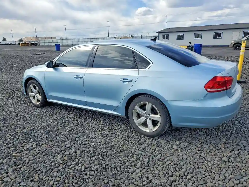 1VWBN7A34CC045647 2012 VOLKSWAGEN PASSAT-1