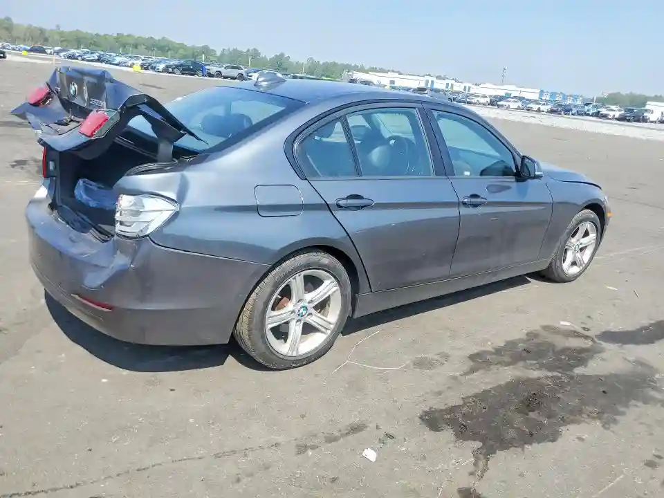 WBA3B5G56ENS10986 2014 BMW 3 SERIES-2