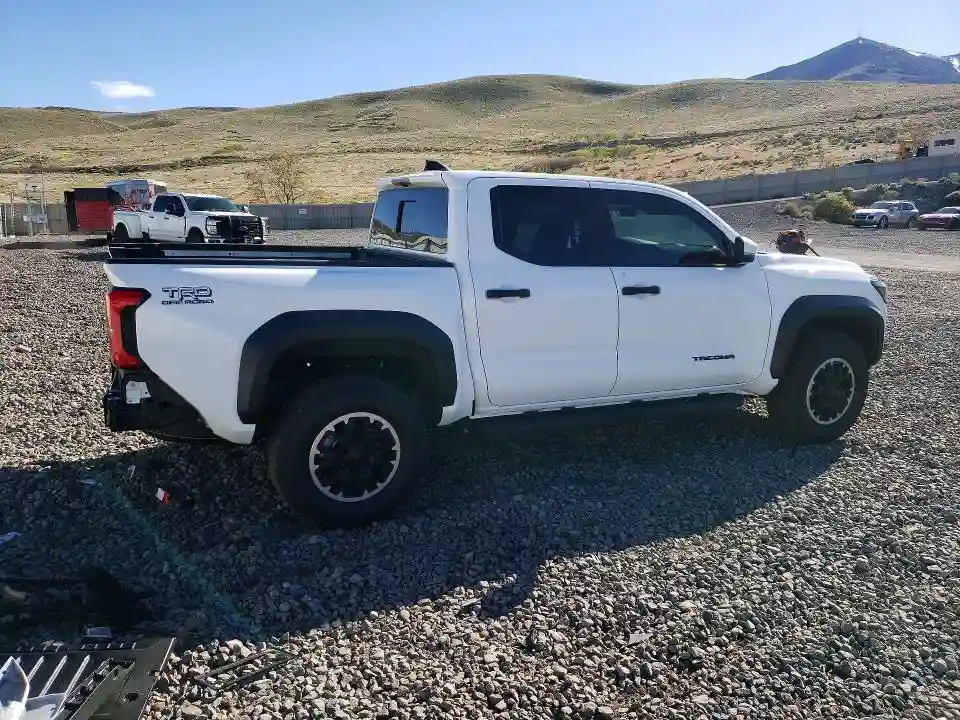3TMLB5JN1SM199039 2025 TOYOTA TACOMA-2