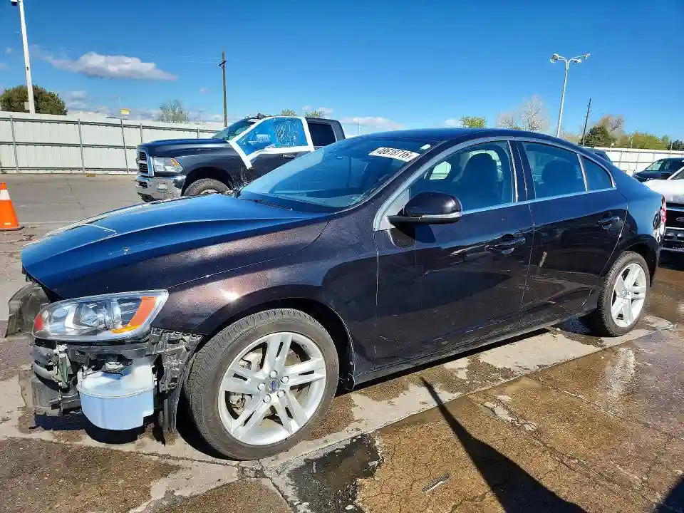 YV1612TKXF2361680 2015 VOLVO S60-0