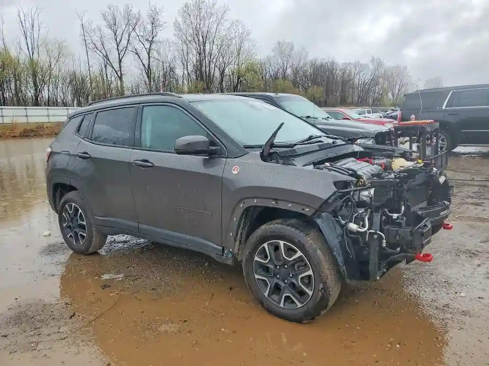 3C4NJDDB4LT239158 2020 JEEP COMPASS-3