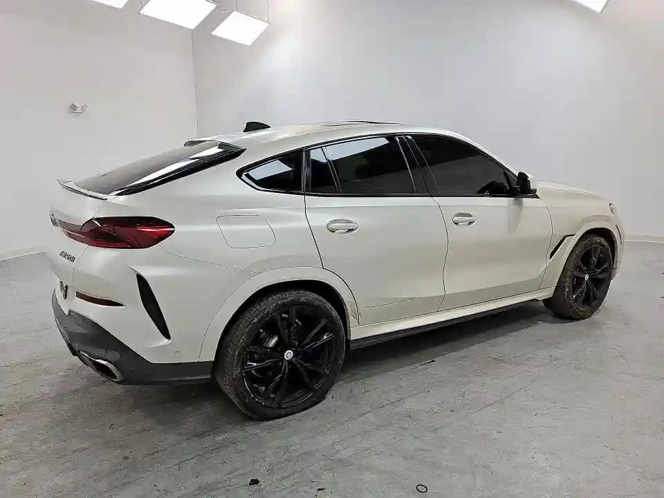 5UXCY8C04M9E21187 2021 BMW X6-2