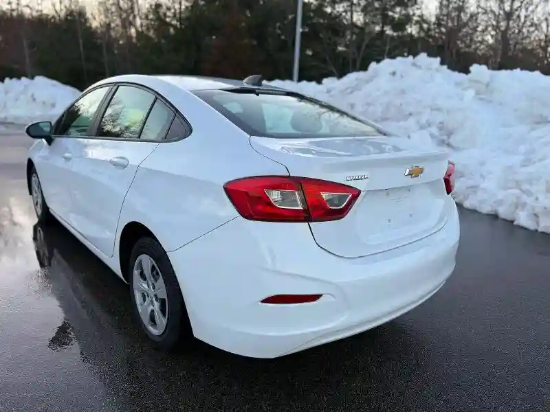 1G1BC5SM6K7101351 2019 CHEVROLET CRUZE-2