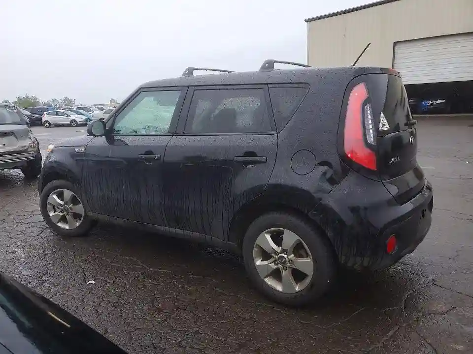 KNDJN2A27J7536423 2018 KIA SOUL-1