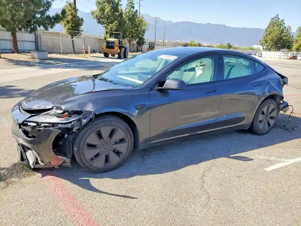 5YJ3E1EA8SF887745 2025 TESLA MODEL 3-0
