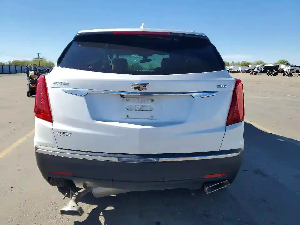 1GYKNARS4HZ302235 2017 CADILLAC XT5-5