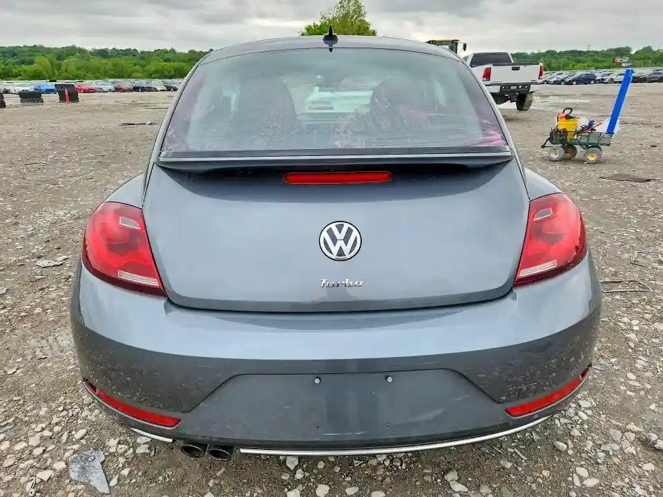 3VWJD7AT0JM701918 2018 VOLKSWAGEN BEETLE-5