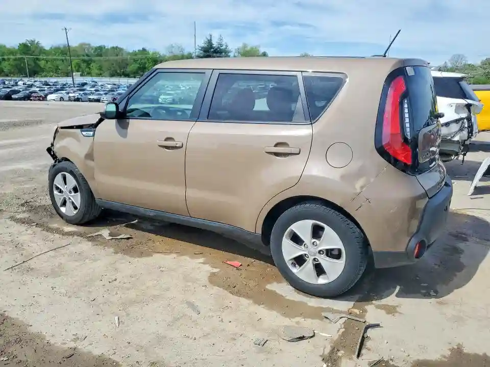 KNDJN2A26G7267811 2016 KIA SOUL-1