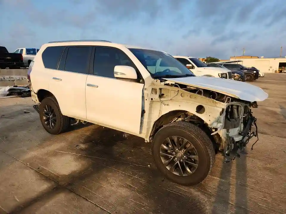 JTJAM7BX3L5263860 2020 LEXUS GX-3