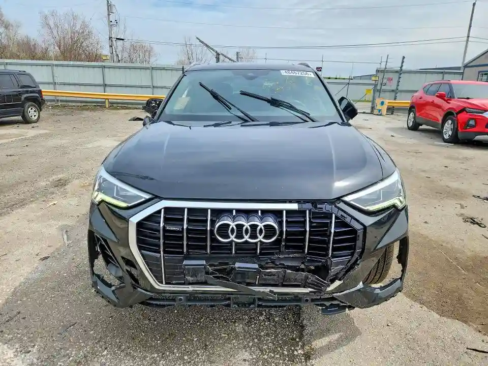 WA1EECF33M1059953 2021 AUDI Q3-4
