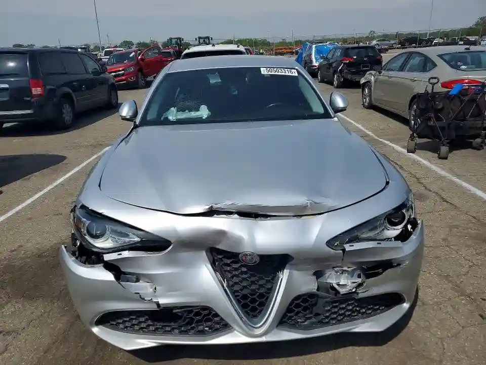 ZARFAEDN8H7528565 2017 ALFA ROMEO GIULIA-4