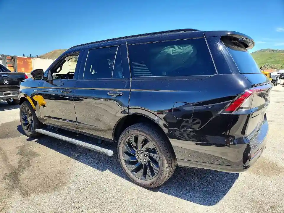 5LMJJ2LG1SEL03745 2025 LINCOLN NAVIGATOR-1