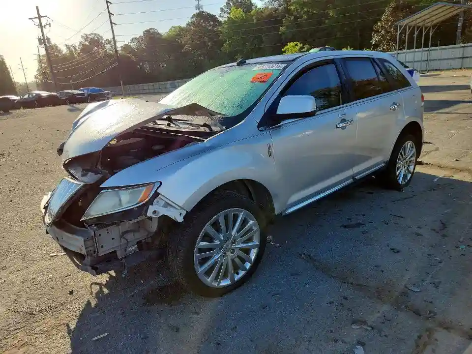 2LMDJ6JK2BBJ01785 2011 LINCOLN TOWNHOUSE MKX-0