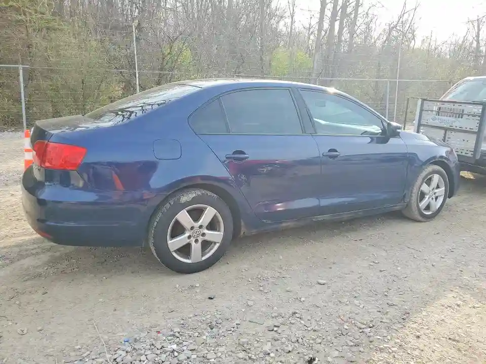 3VWDZ7AJ9BM072139 2011 VOLKSWAGEN JETTA-2