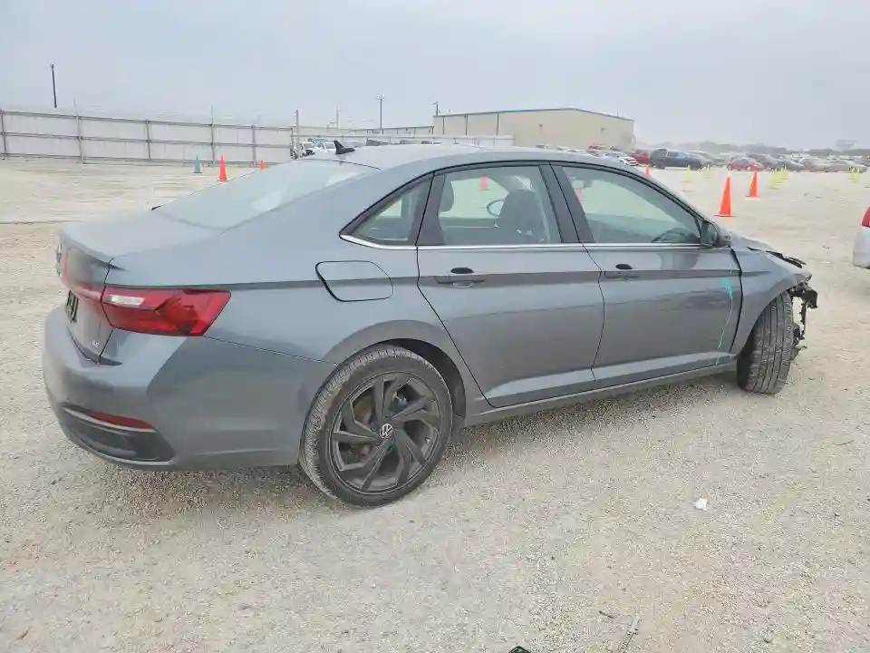 3VW7X7BUXSM065678 2025 VOLKSWAGEN JETTA-2