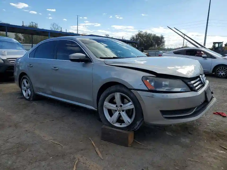 1VWBP7A3XDC009912 2013 VOLKSWAGEN PASSAT-3