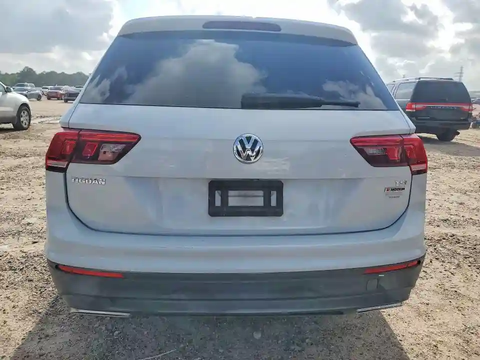 3VV0B7AX8JM104105 2018 VOLKSWAGEN TIGUAN-5
