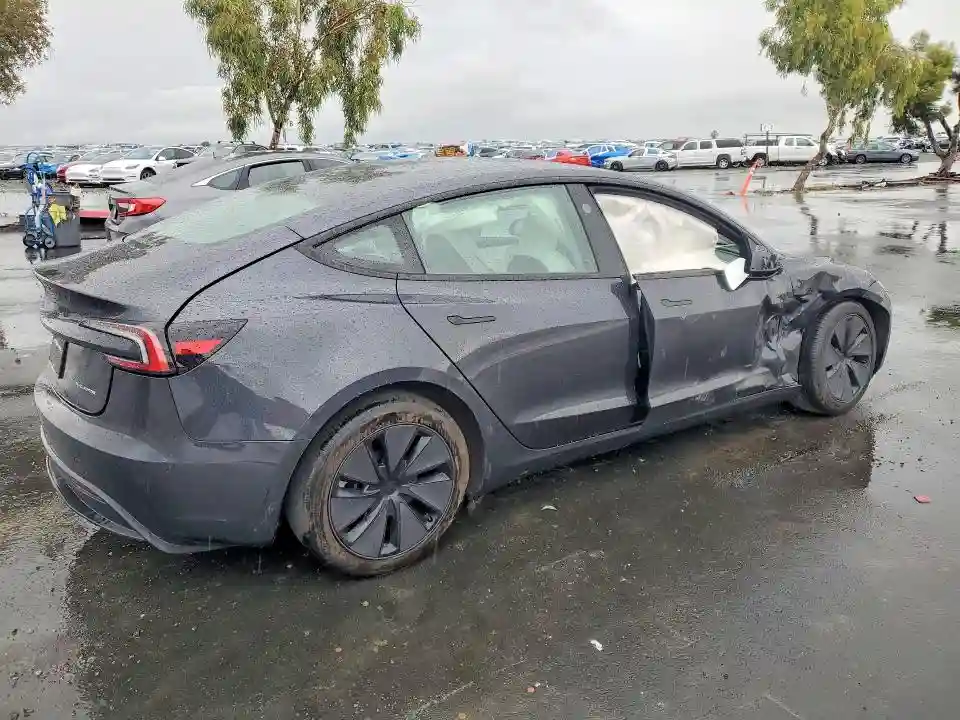 5YJ3E1EB2SF065676 2025 TESLA MODEL 3-2
