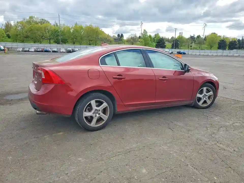 YV1612FS8D2185737 2013 VOLVO S60-2