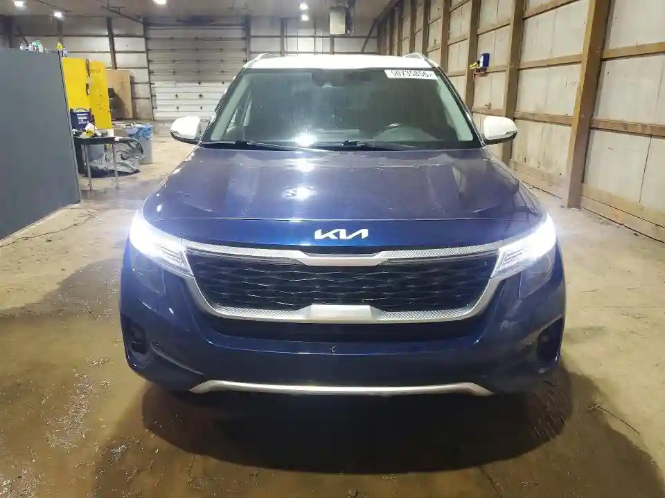 KNDEU2AA9P7352914 2023 KIA SELTOS-4
