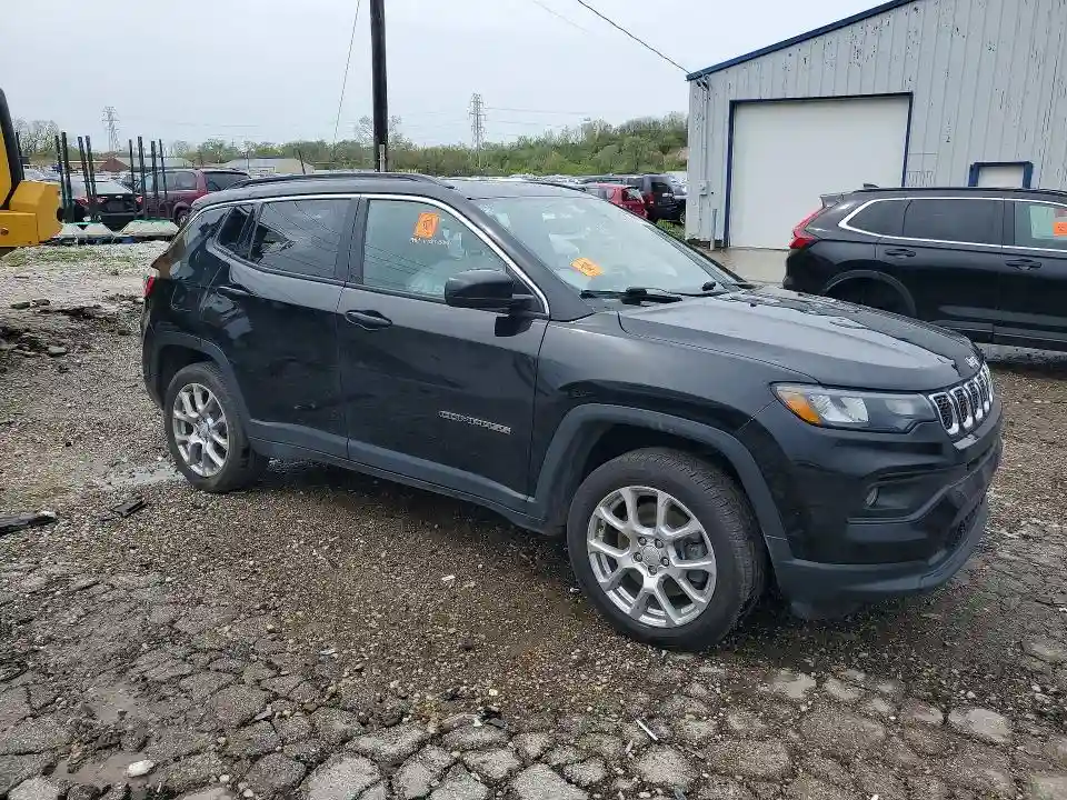 3C4NJDFN8PT520571 2023 JEEP COMPASS-3