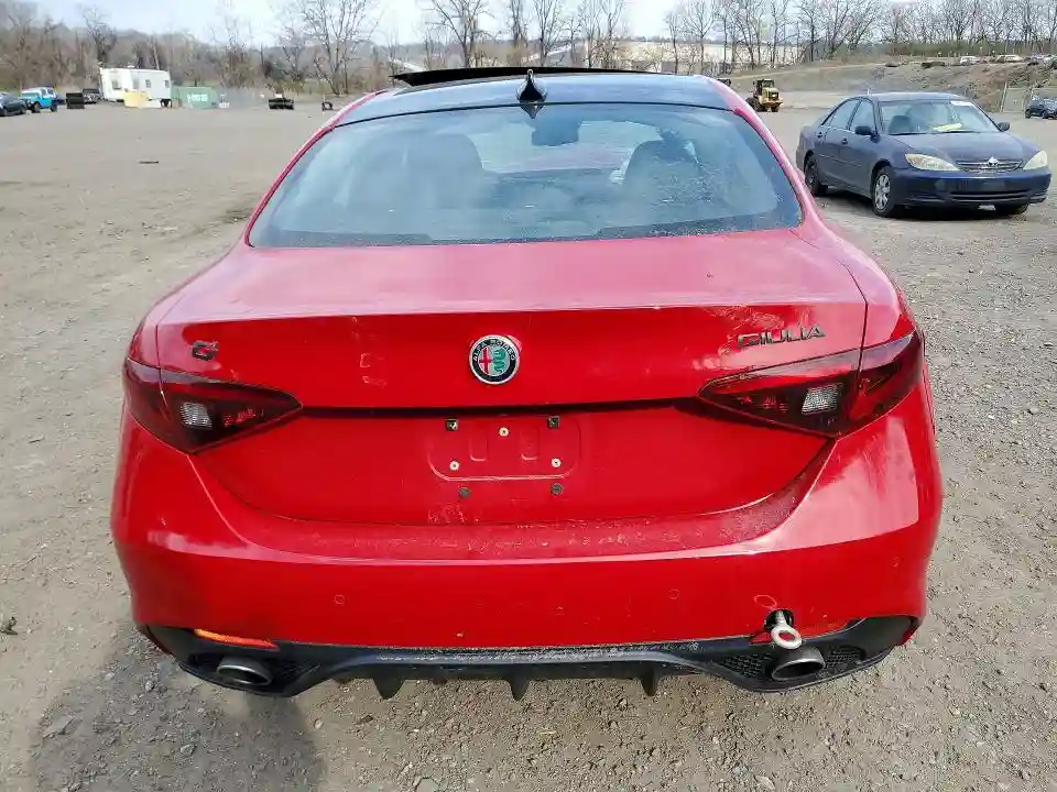 ZARFAEEN7J7597672 2018 ALFA ROMEO GIULIA-5