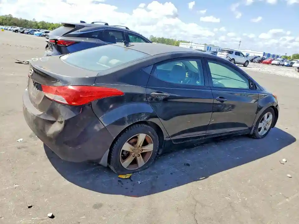 5NPDH4AE9DH413121 2013 HYUNDAI ELANTRA-2