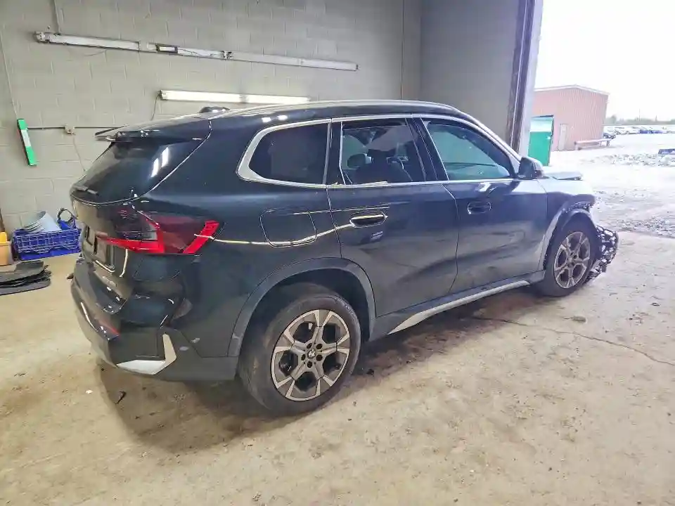 WBX73EF07R5Z33875 2024 BMW X1-2
