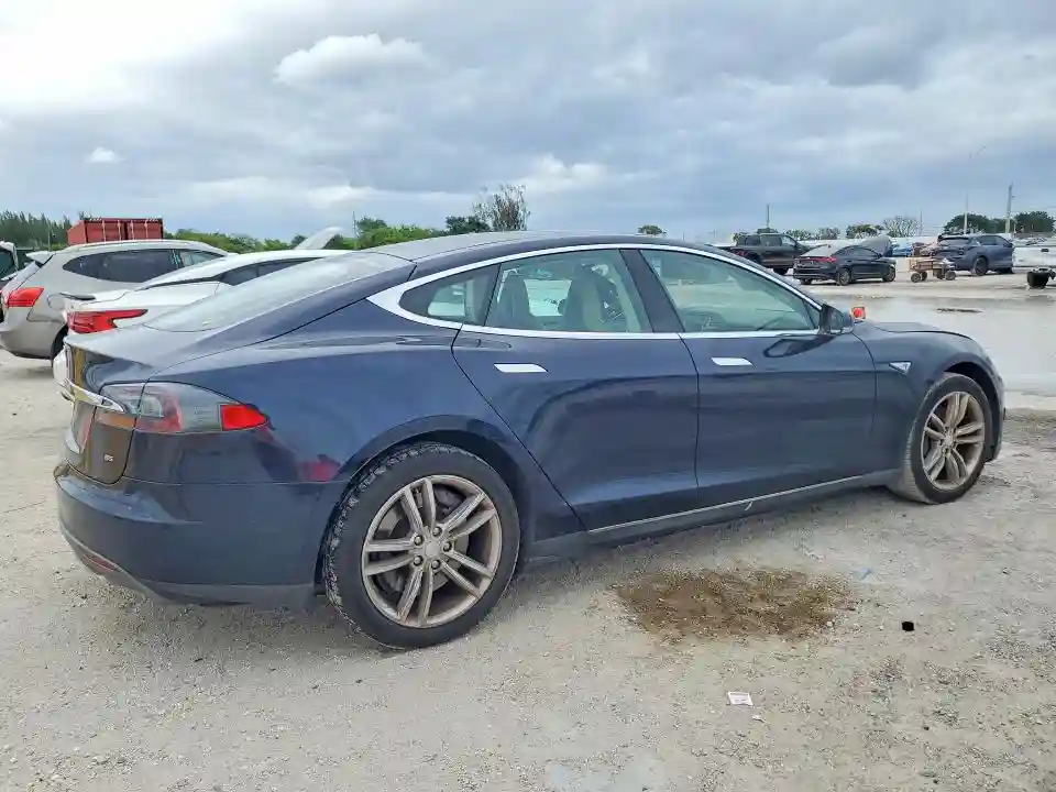 5YJSA1CN7DFP19725 2013 TESLA MODEL S-2