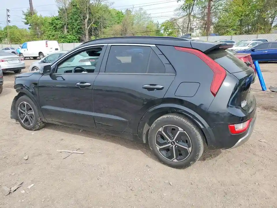 KNDCT3LE5P5065677 2023 KIA NIRO-1