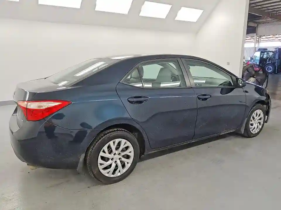 5YFBURHE2JP775554 2018 TOYOTA COROLLA-2