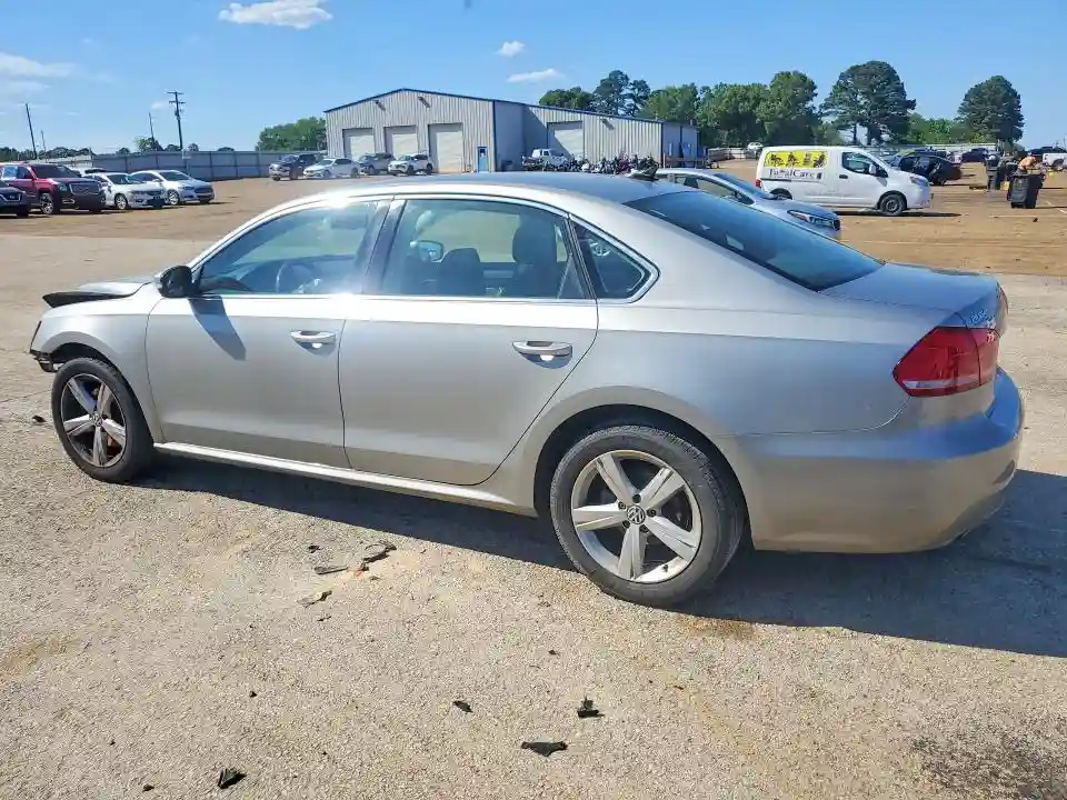 1VWBH7A36DC025263 2013 VOLKSWAGEN PASSAT SE-1