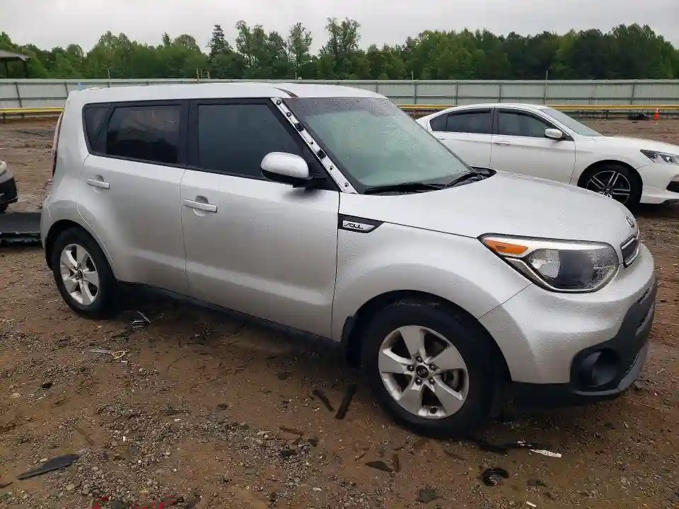 KNDJN2A21J7595547 2018 KIA SOUL-3