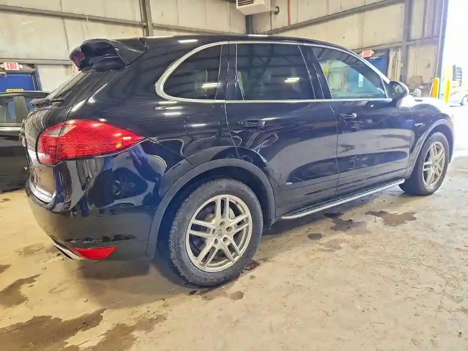 WP1AE2A22CLA93980 2012 PORSCHE CAYENNE-2