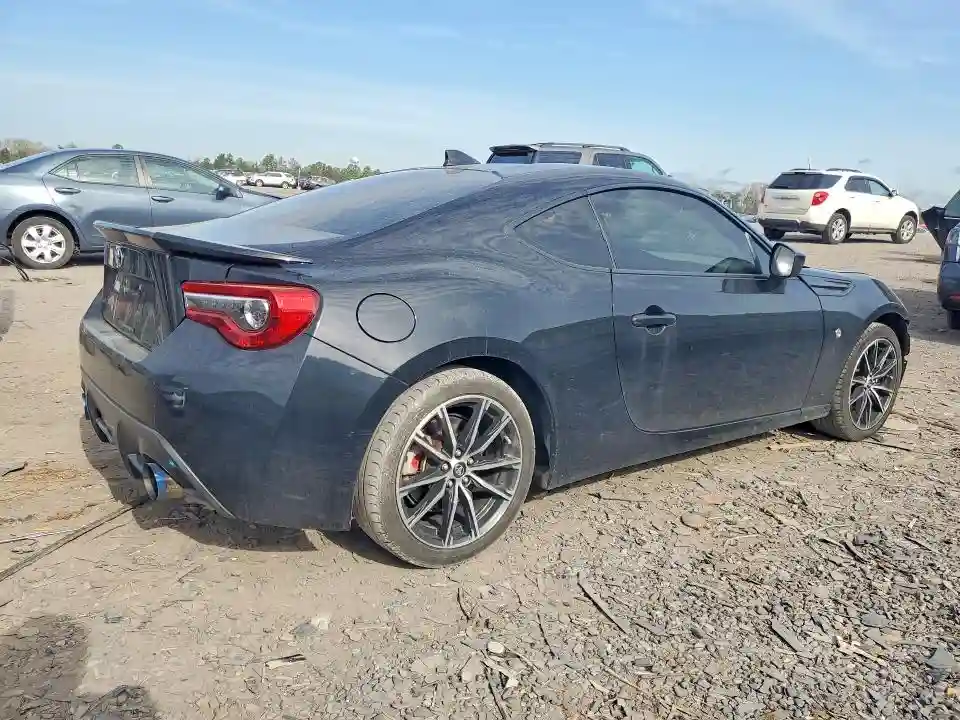 JF1ZNAA16H8703787 2017 TOYOTA 86-2