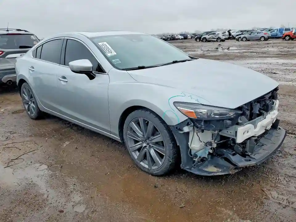 JM1GL1VMXJ1307369 2018 MAZDA 6-3