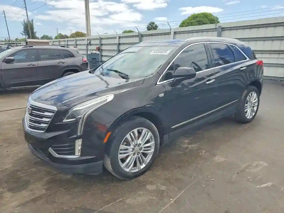 1GYKNCRS8HZ112031 2017 CADILLAC XT5-0