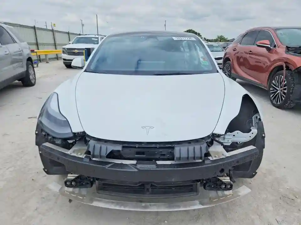5YJ3E1EA6PF395724 2023 TESLA MODEL 3-4