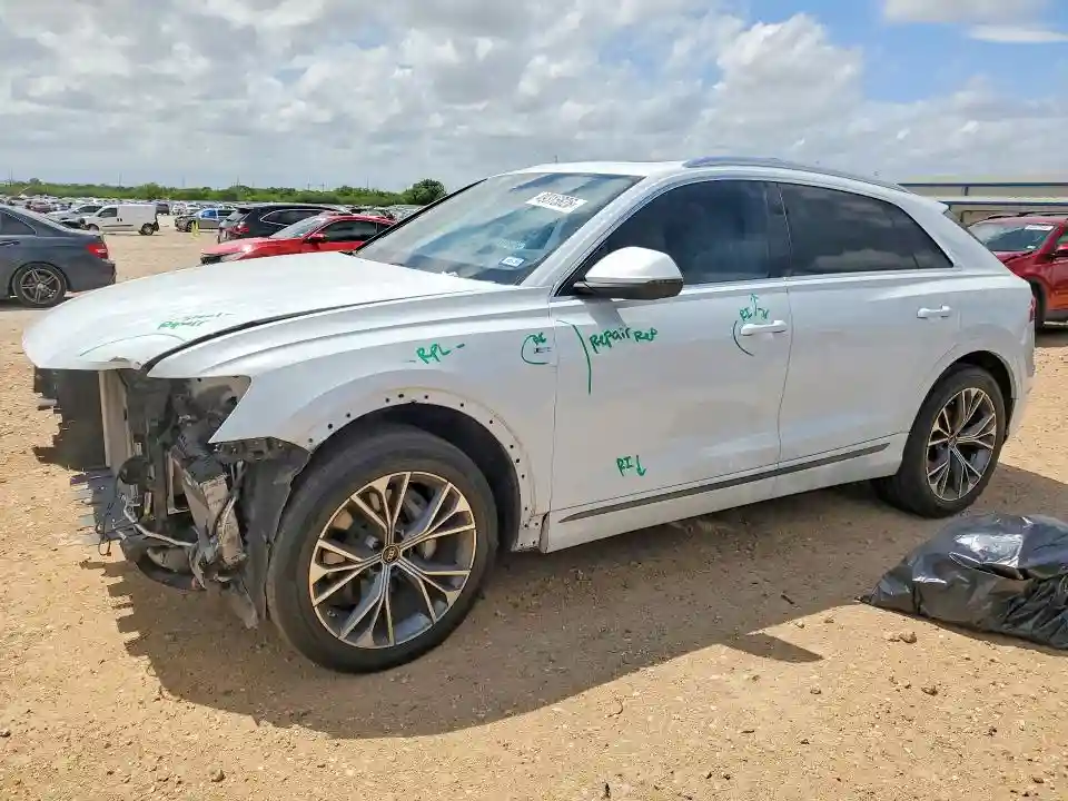 WA1EVBF1XND031804 2022 AUDI Q8-0
