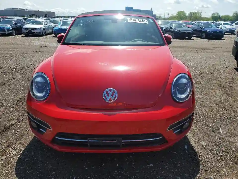 3VW5DAAT5JM505598 2018 VOLKSWAGEN BEETLE-4