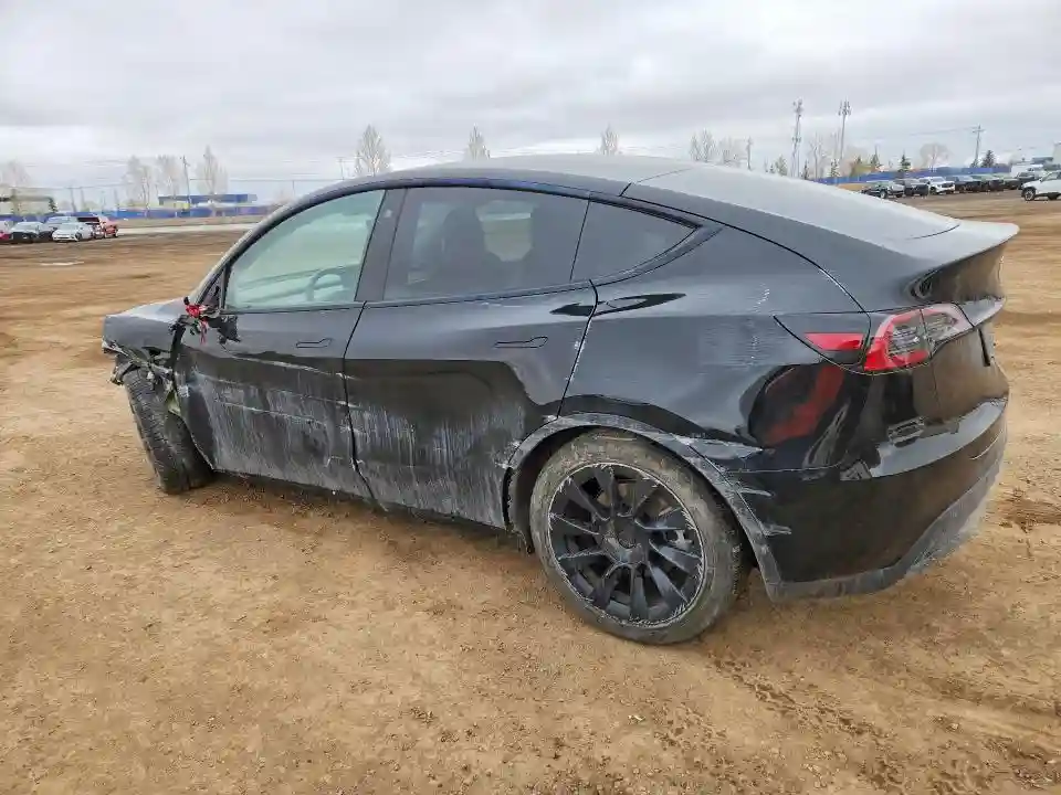 7SAYGDEE2NF572788 2022 TESLA MODEL Y-1