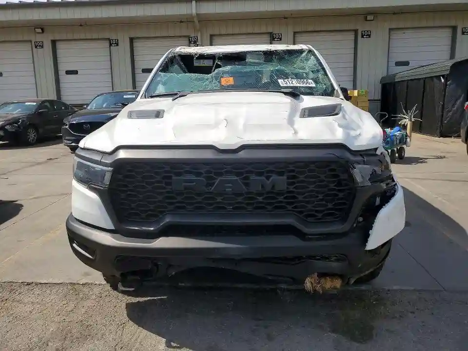 1C6SRFLP0SN583872 2025 RAM 1500-4