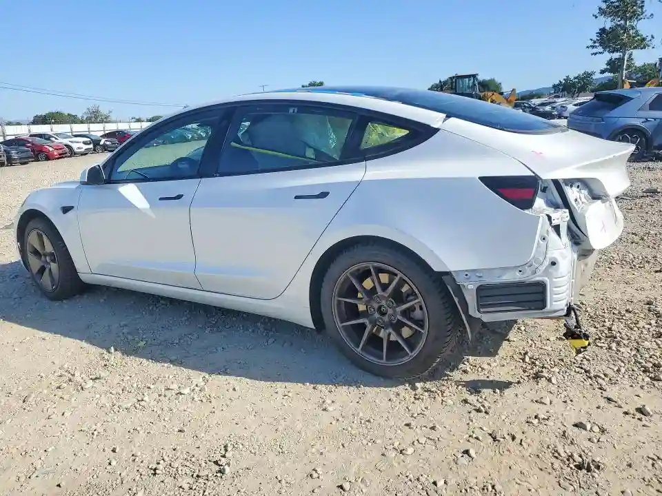 5YJ3E1EA1PF577704 2023 TESLA MODEL 3-1
