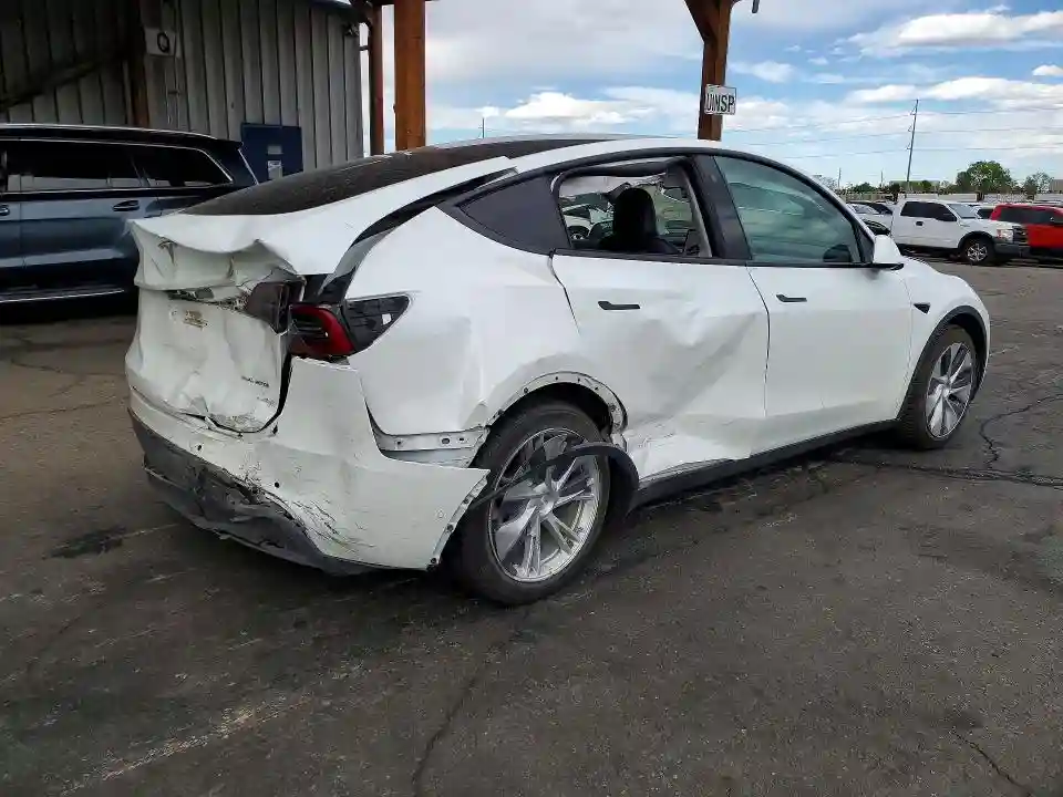 7SAYGAEE5NF338174 2022 TESLA MODEL Y-2