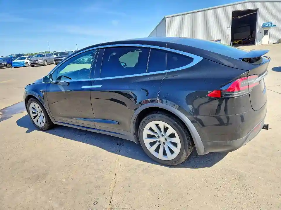 5YJXCAE27KF211593 2019 TESLA MODEL X-1