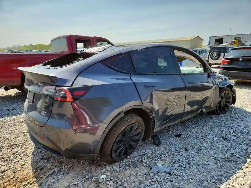 5YJYGDEE9MF077368 2021 TESLA MODEL Y-2