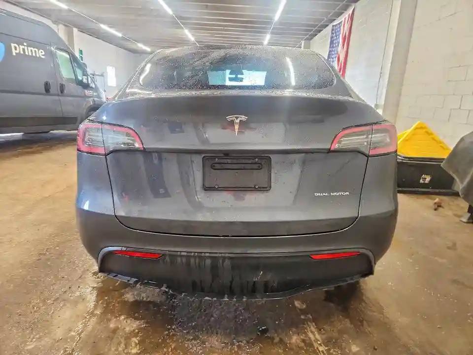 7SAYGDEE2PF610247 2023 TESLA MODEL Y-5