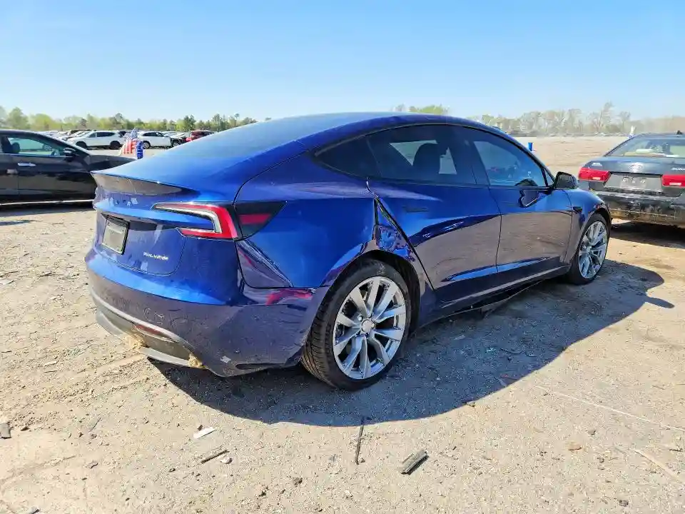 5YJ3E1EB2SF926838 2025 TESLA MODEL 3-2